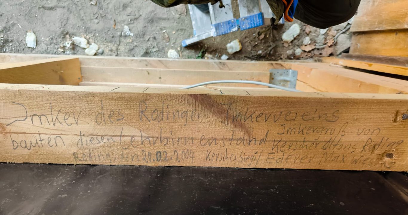 Grundstein des Gebäudes am Lehrbienenstand