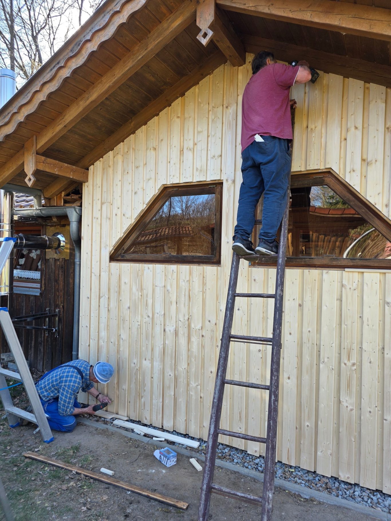 neue Verschalung wird montiert