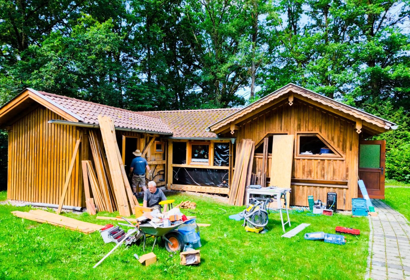 Bauarbeiten Lehrbienenstand am 08.06.24